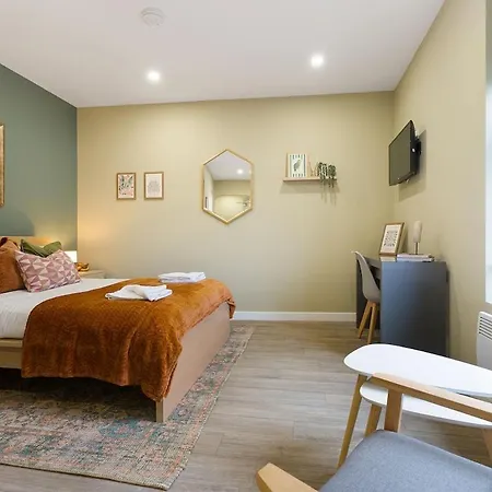 1 Bedroom On Linthorpe Road, With Free Wifi, Free Private Parking, Smart Tv And Self Catering Kitchen Apartment