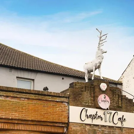 1 Bedroom On Linthorpe Road, With Free Wifi, Free Private Parking, Smart Tv And Self Catering Kitchen *