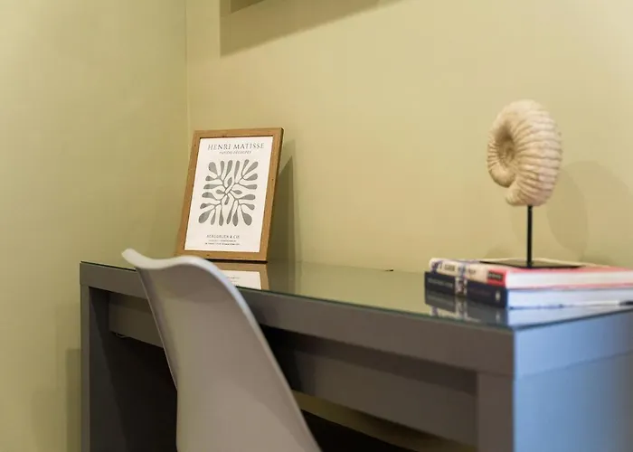 1-bedroom On Linthorpe Road, With Free Wifi, Free Private Parking, Smart Tv & Self-catering Kitchen